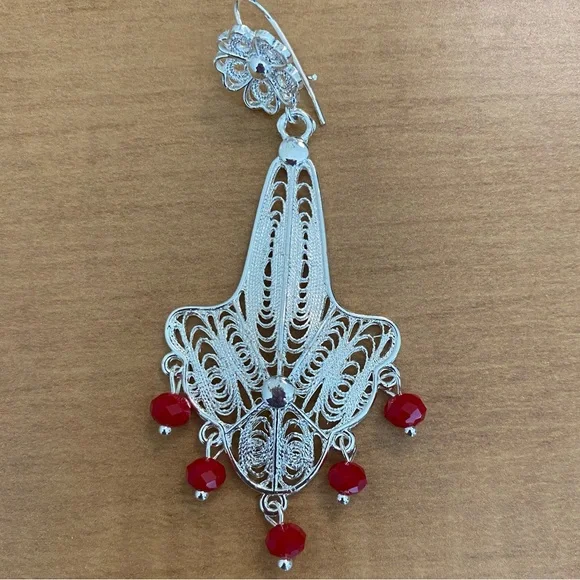 XXL Filigree silver tone accent earrings - Picture 3 of 8